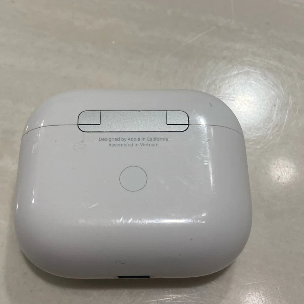 Apple White Wireless Earbuds